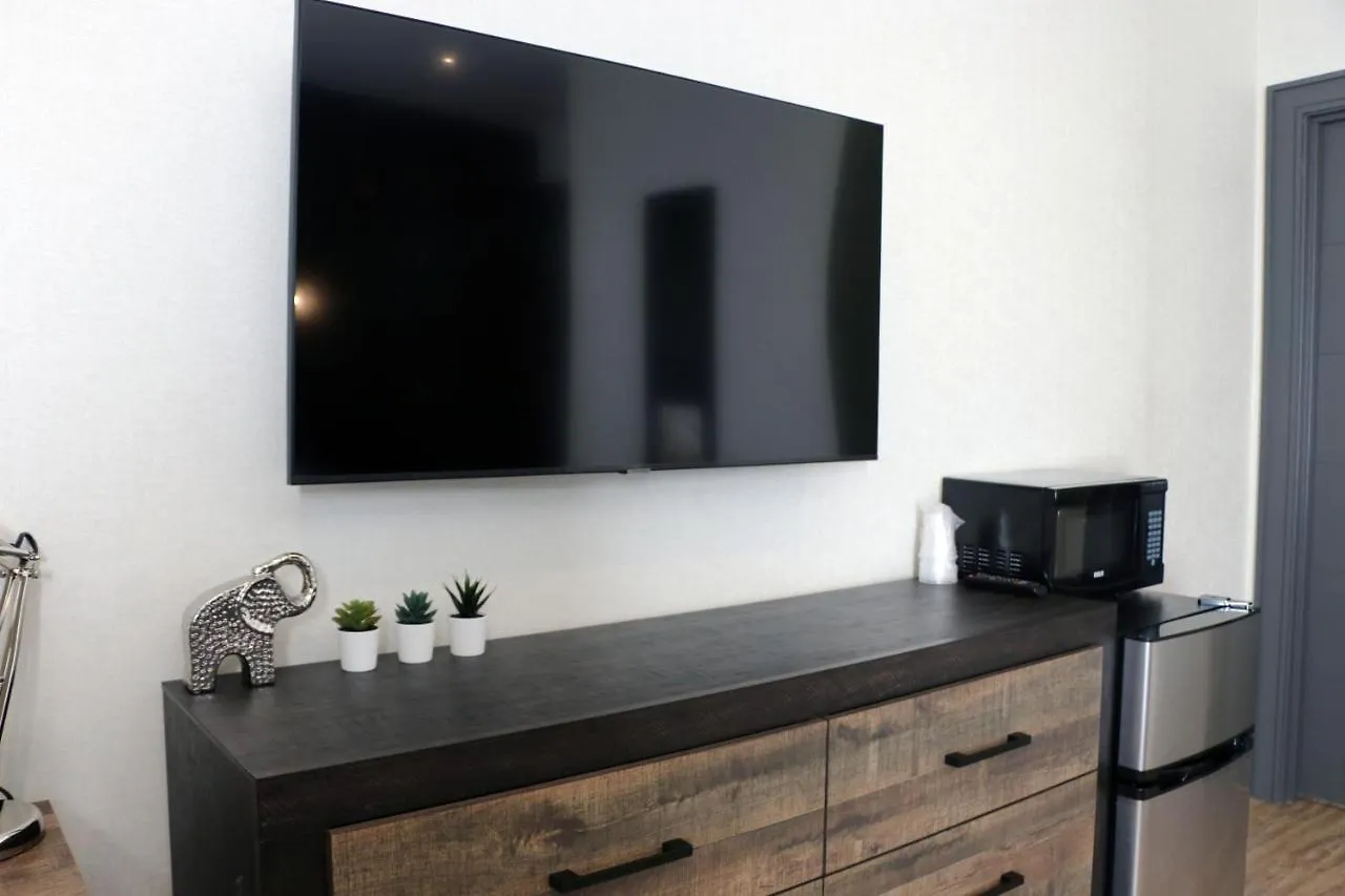 Hotel Dream Suites Mississauga