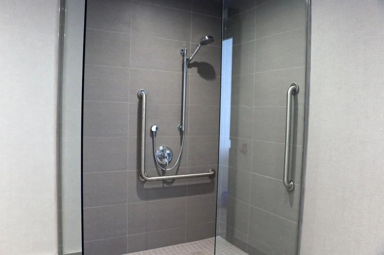 Hotel Dream Suites Mississauga