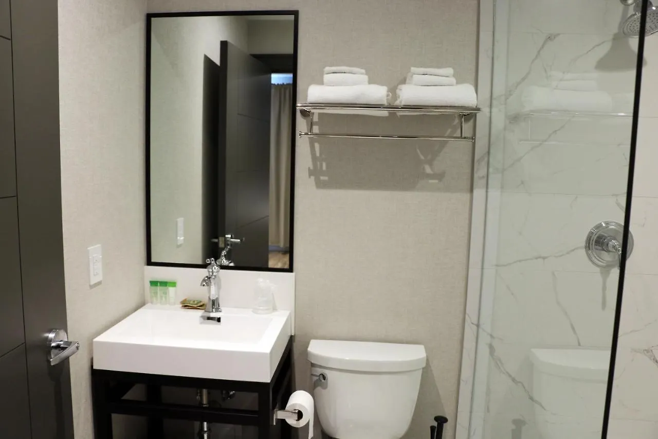 Dream Suites Mississauga 0*,  Canada